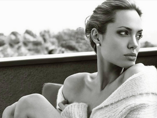 Angelina Jolie, Wanita cantik