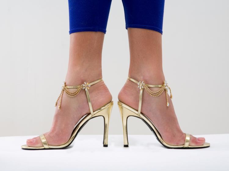 Sepatu high heels