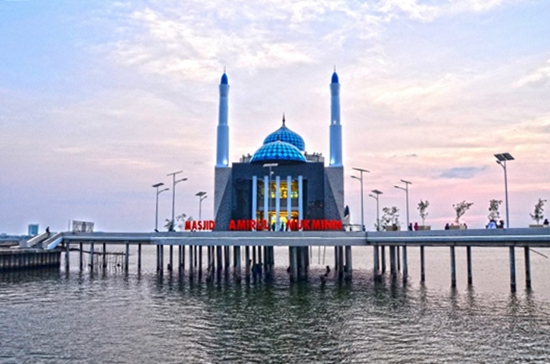 Masjid terapung Makassar