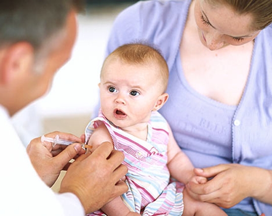 Vaksinasi anak