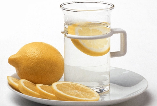 segelas air dan lemon