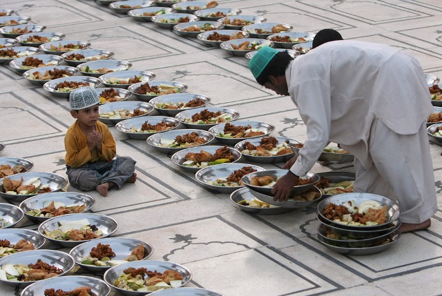 Tradisi iftar