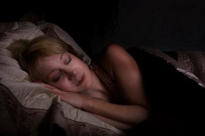 Manfaat Tidur dalam Keadaan Gelap