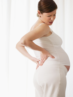 10 Tips Meringankan Nyeri Punggung Selama Kehamilan