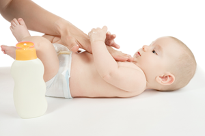 Waspadai 5 Bahan Kimia Beracun dalam Produk Perawatan Bayi Ini!