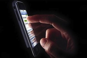 Bahaya Penggunaan Smartphone di Malam Hari