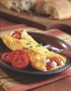 Resep Menu Sarapan: Double Tomato and Turkey Bacon Omelette