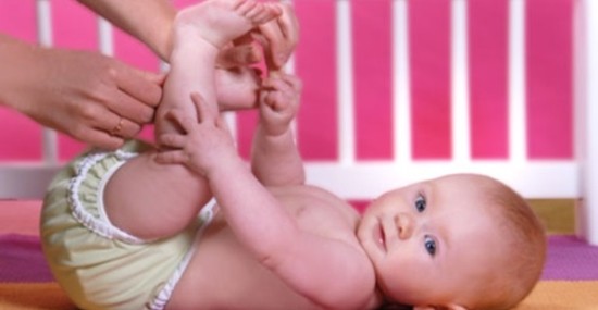 Cara Mengganti Popok Bayi