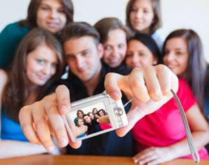 Hati-Hati, Selfie Bisa Sebabkan Gangguan Psikologis Ini!