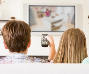Tips Menghentikan Kecanduan TV Pada Anak