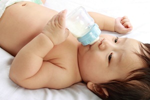 5 Tips Mengatasi Perut Kembung pada Bayi
