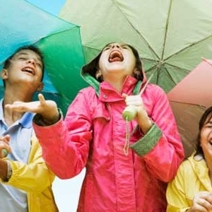 8 Tips Agar Tetap Sehat Selama Musim Hujan